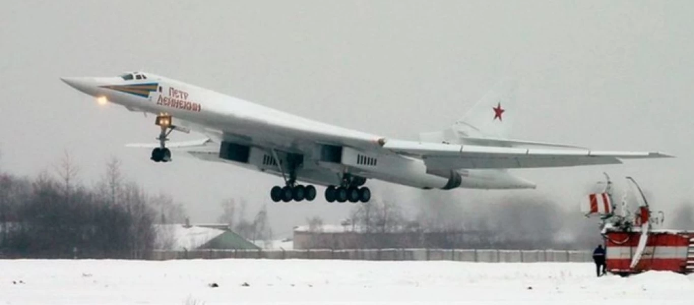 Tu-160: «Θανατηφόρα κομψό» - Το βίντεο που έδωσε στη δημοσιότητα το ρωσικό υπουργείο Άμυνας
